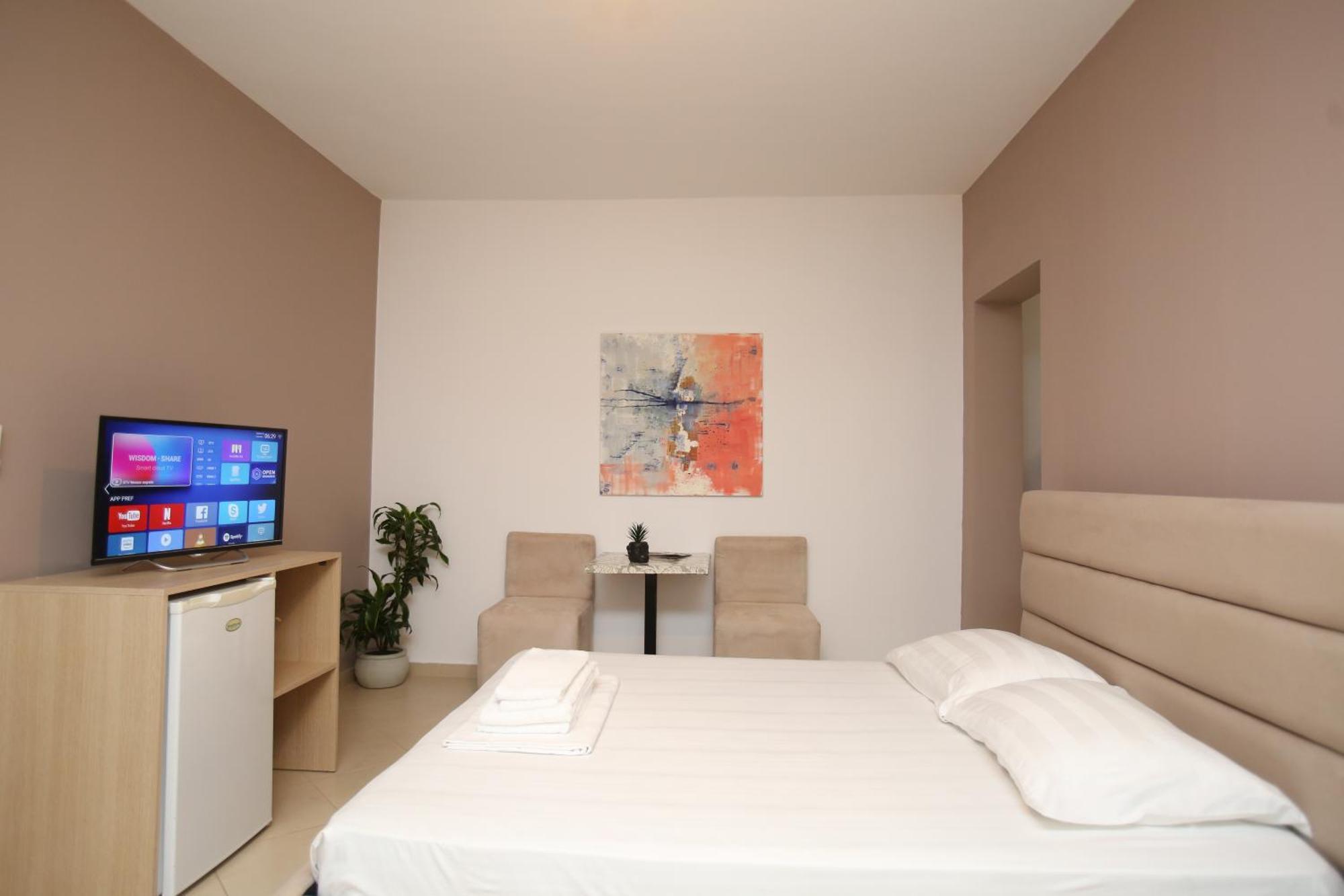 Tekb & Apartament Wlora