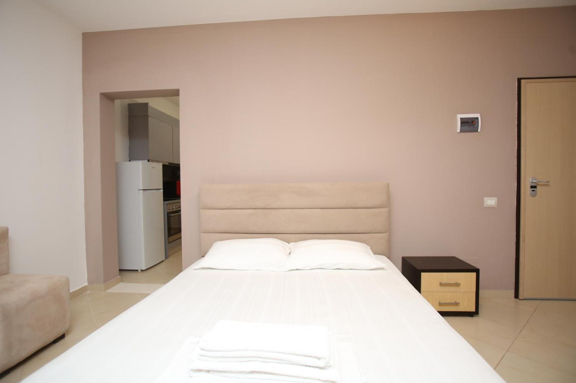 Apartament Tekb & *